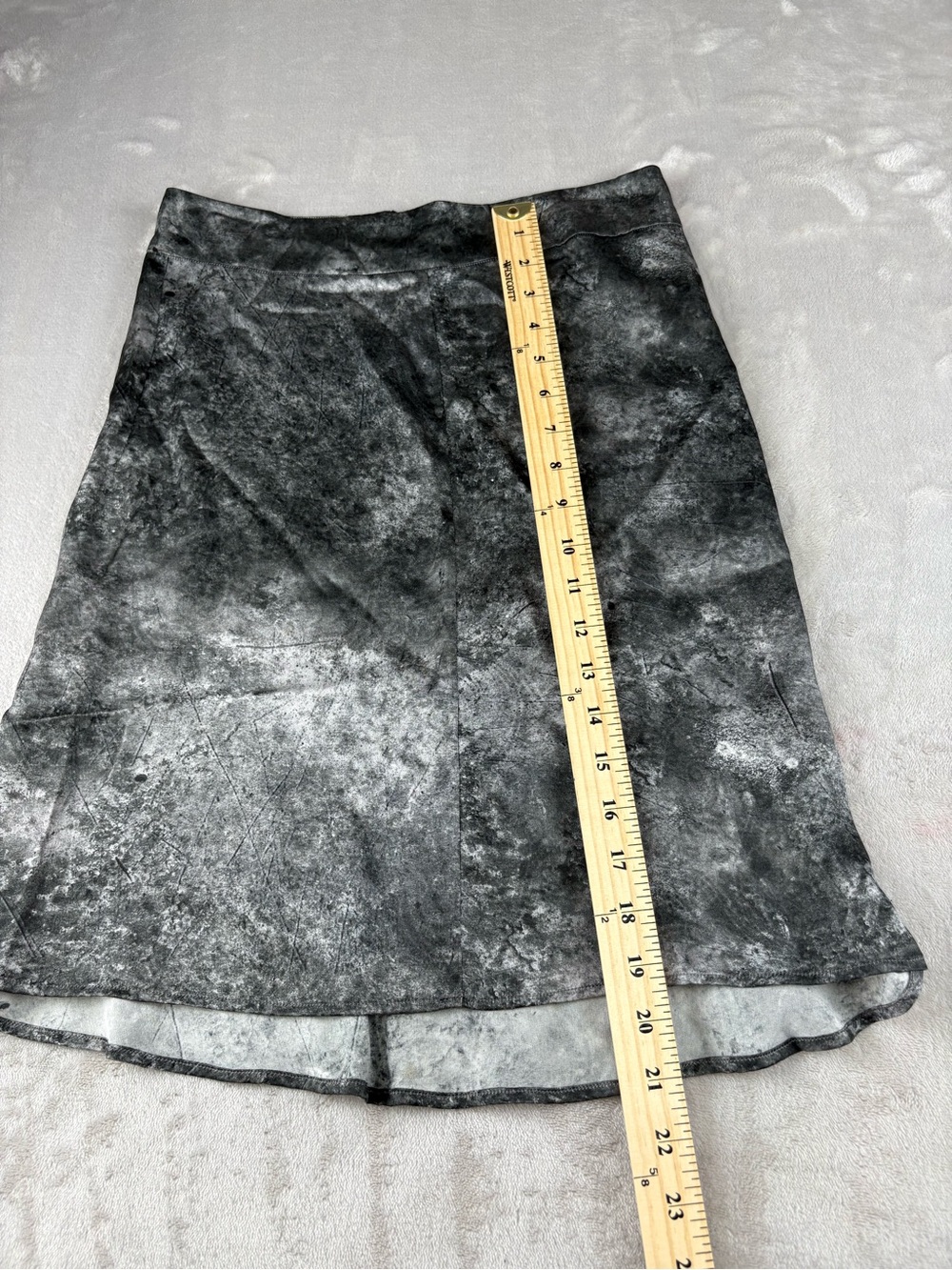 Cute Like Mad Silky Tie Dye Mini Skirt S Grunge Y2K Alt Satin Feel Flare - Picture 3 of 7